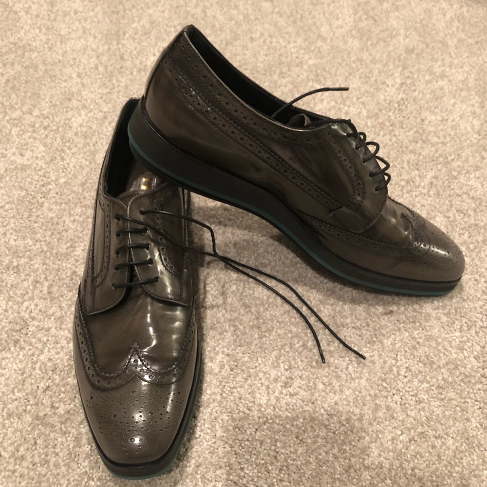 PRADA wingtip shoe Sz 40